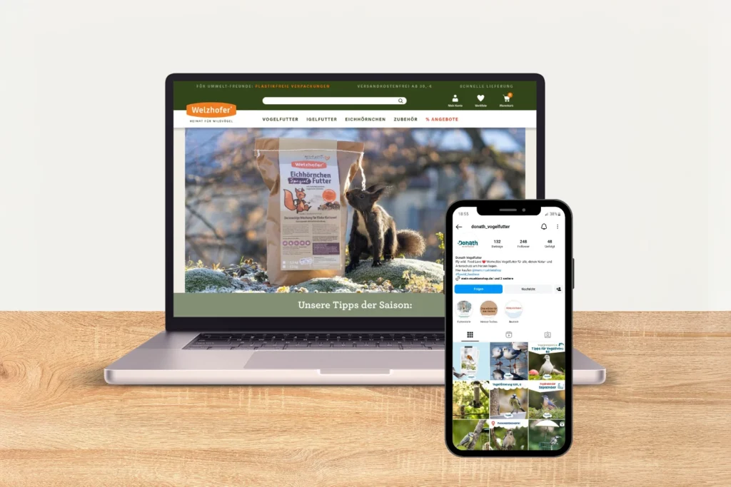 Laptop mit Website und Smartphone mit Social-Media-Auftritt von Welzhofer – Beispiel für Content-Produktion und Markenkommunikation